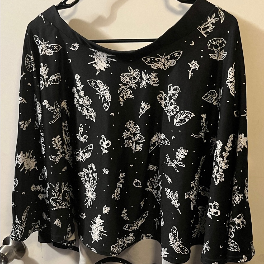 Chic Black and White Floral Skater Skirt